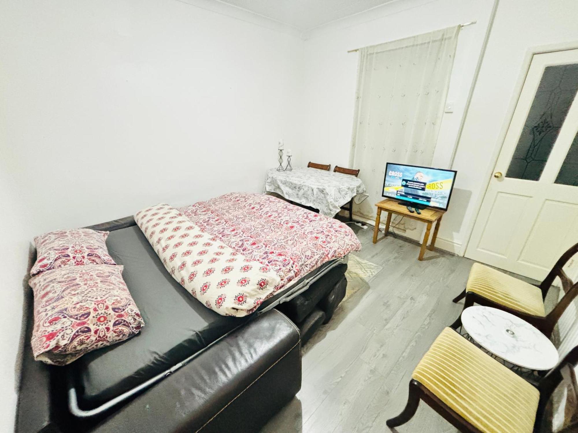 Entire 3 Bedroom House- Free Parking Liverpool Exterior foto